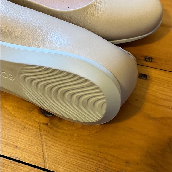 ECCO Touch Ballerina Scale Flats Shoes Vanilla Cream Pink Women’s 39 8 EUC - Picture 7 of 8